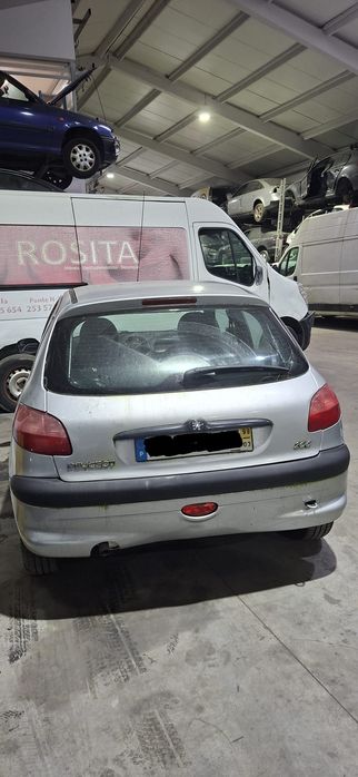 Peugeot 206 1.1i  para pecas
Ref:hfz