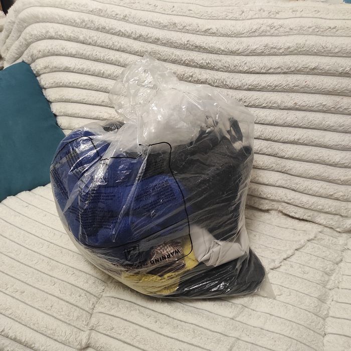 Безкоштовно речі для жіночки