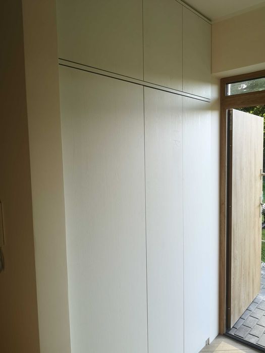 Meble na wymiar, szafy, zabudowy, garderoby oraz meble biurowe