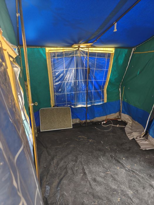 Atrelado tenda com avançado