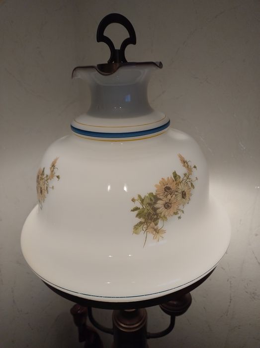 Lampa podłogowa drewniana vintage.