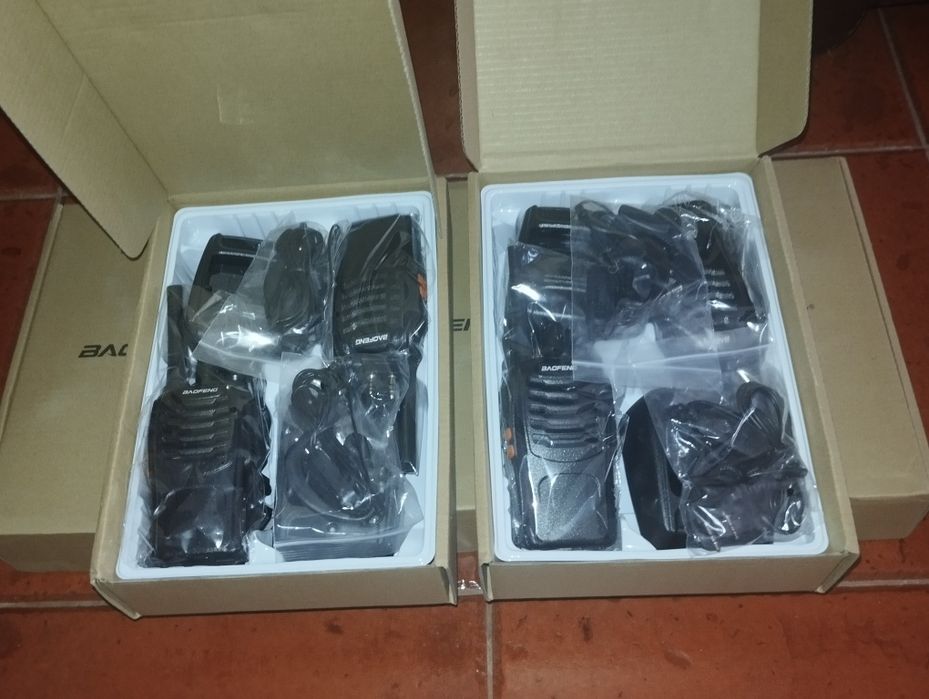 Walkie Talkies aos packs Baofeng Novos e Selados