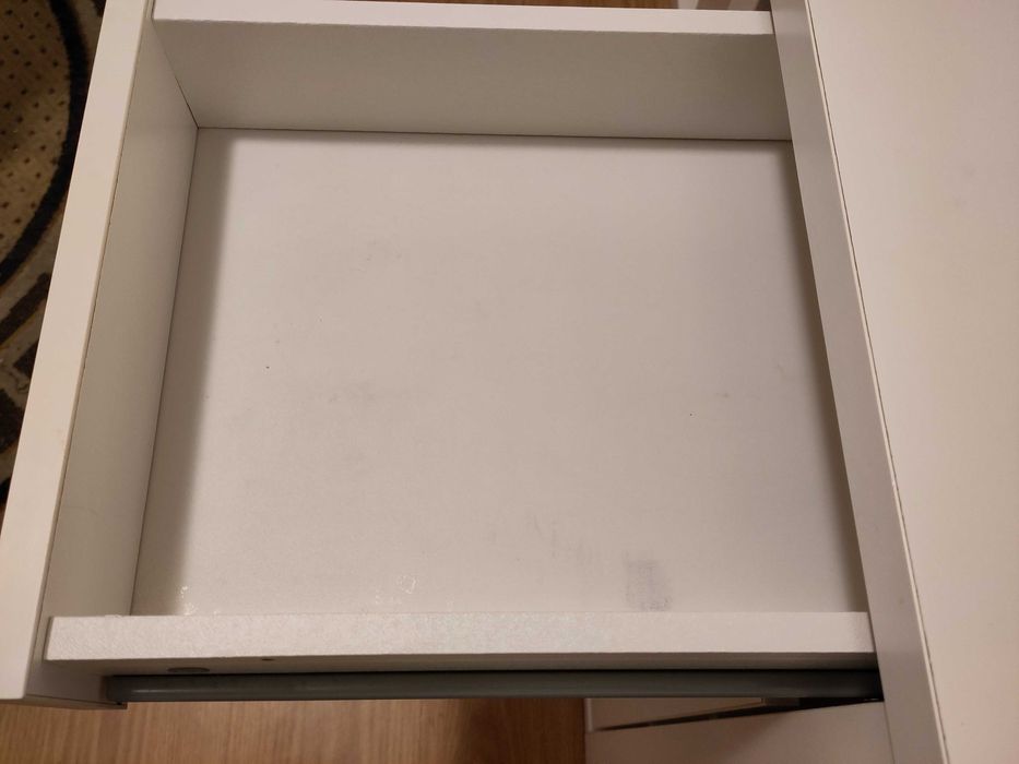 Secretária MICKE IKEA Branca – Bom Estado com mínimas marcas de uso