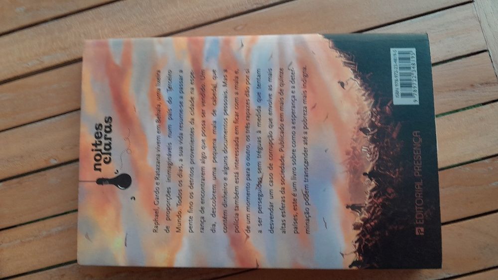 Livro Trash Os rapazes do lixo- Andy Mulligan