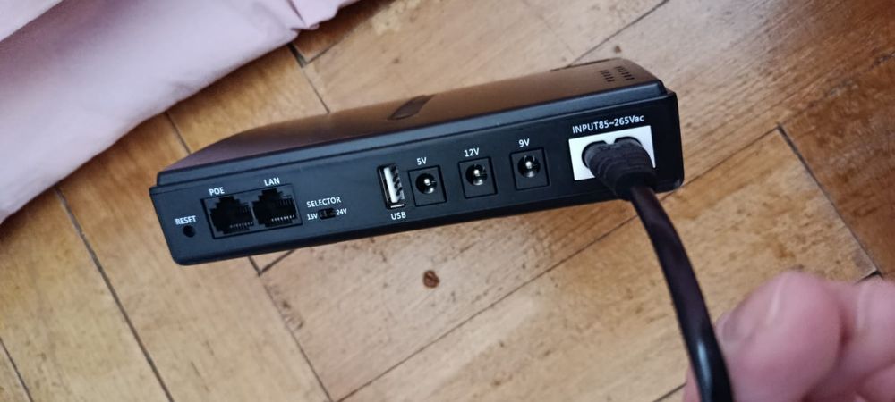 Павербанк UPS для роутера DC1018L. Під ремонт