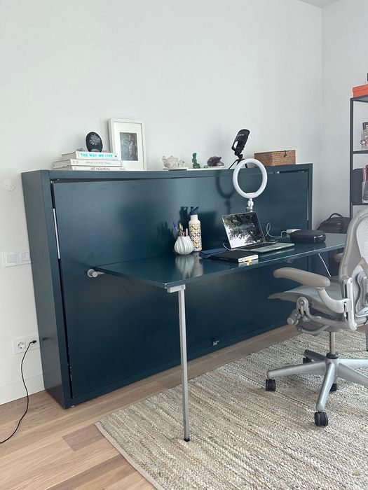 Móvel de secretaria e cama