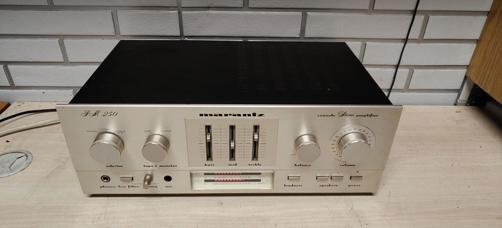 Wzmacniacz MARANTZ PM 250. Hi-fi stereo