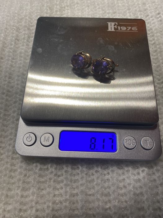 Золоті сережки з аметистами