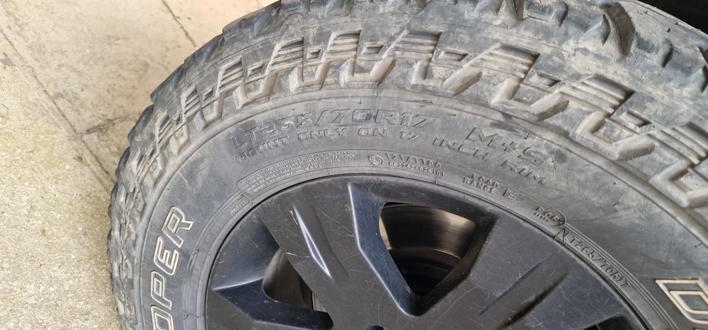 Pneus cooper Discoverer S/T