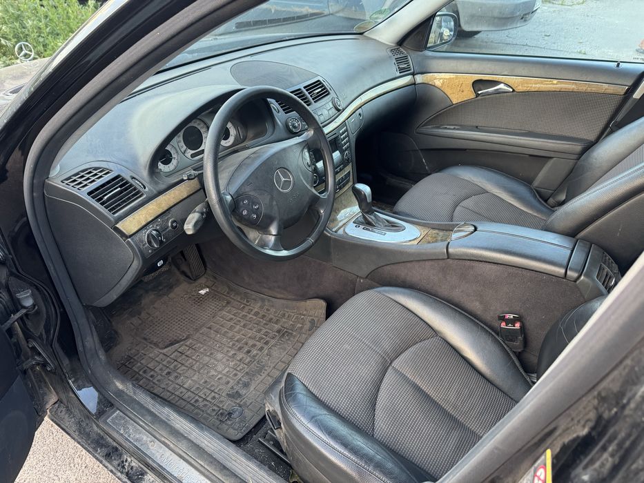 Mercedes e class w211