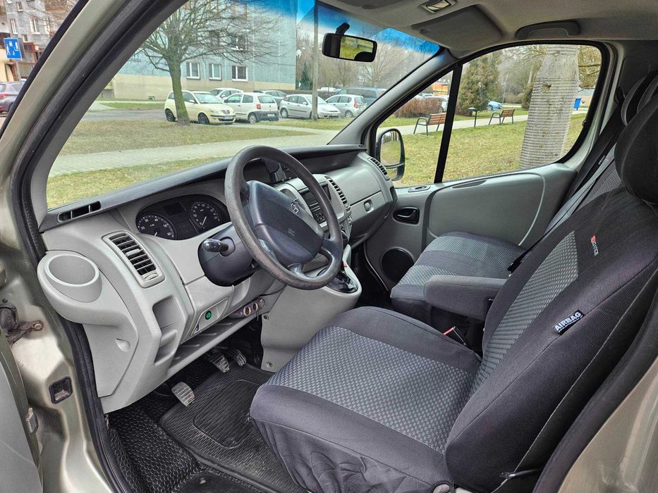 Wynajem bus 9cio osobowy Renault Trafic Passenger Katowice Ligota