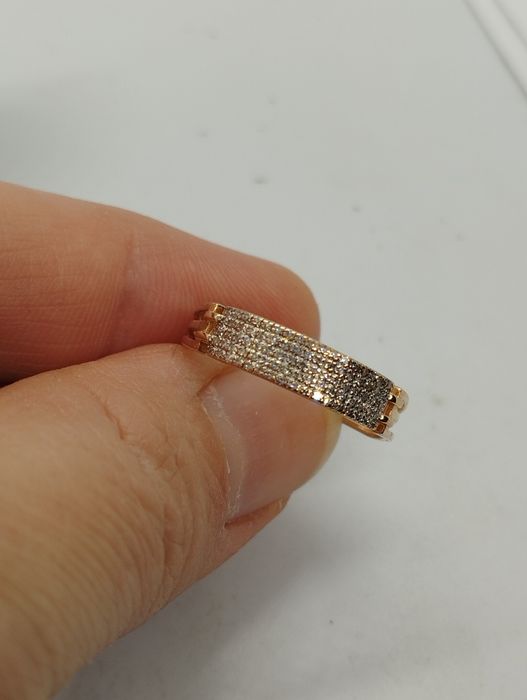 Золотое кольцо с бриллиантами 18.2 размер 1.66 грамма