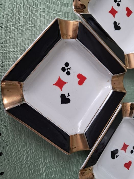 Ćmielów zestaw elementów z serwisu brydżowego