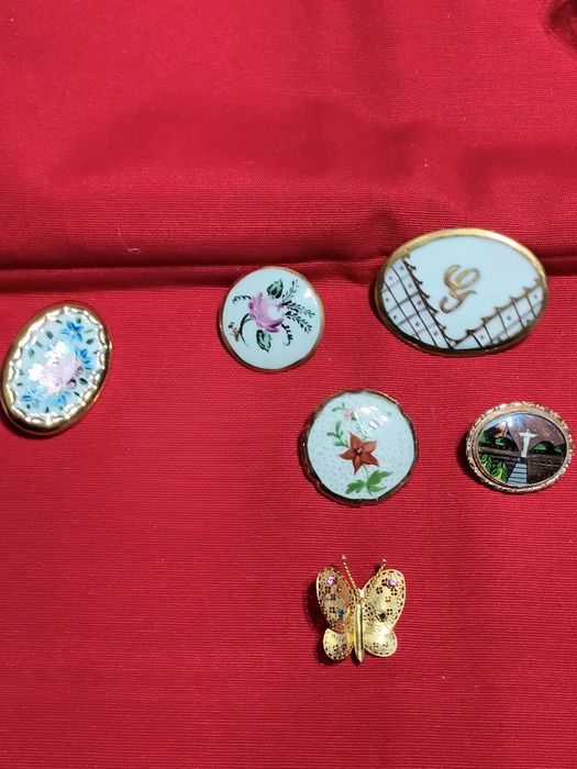 Lote de pregadeiras porcelana e metal