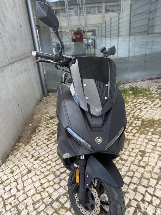 Keeway 125 Preta