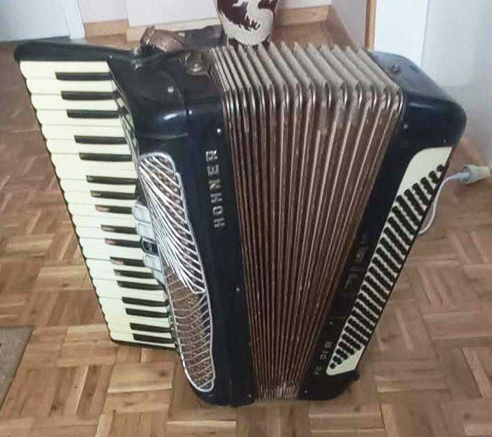 Akordeon Hohner 120 basowy