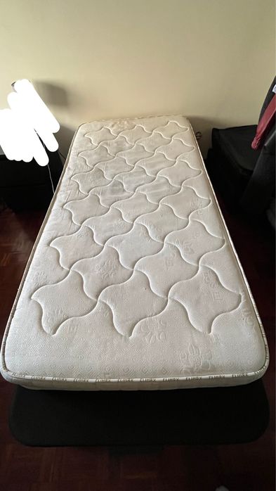 Cama sommier de solteiro Ikea
