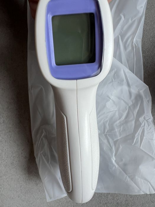 Termometr bezdotykowy