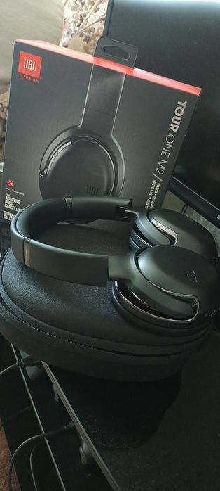 jbl tour one m2 - купить аудиотехнику - Цена на OLX.ua
