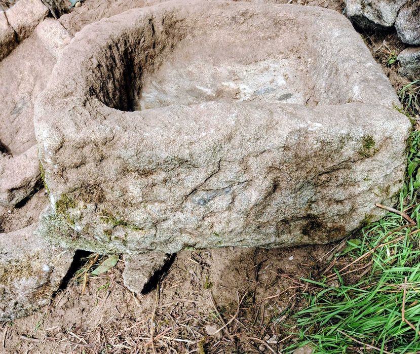 pedra conca da cunca rústica centenária