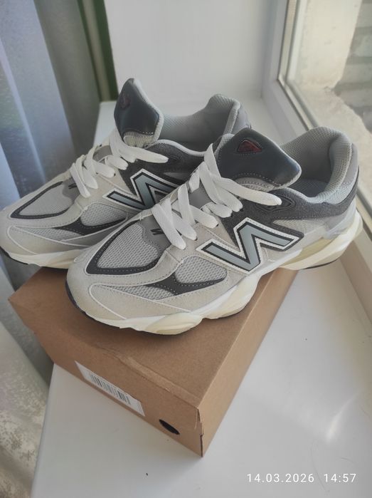 Кросівки жіночі нові