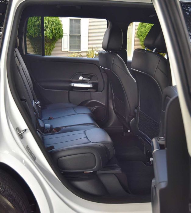 Mercedes-Benz EQB 300 4MATIC      2023