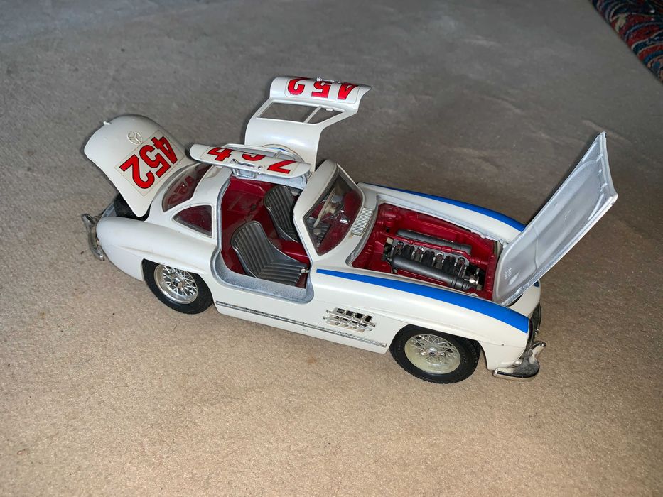 Miniatura Mercedes – Bburago