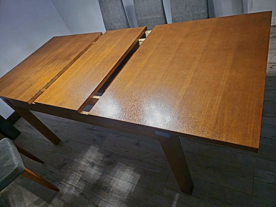 Stół, 6 krzeseł i stolik kawowy komplet