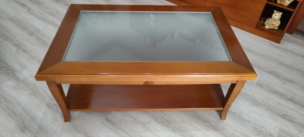 Mesa de centro em madeira cerejeira