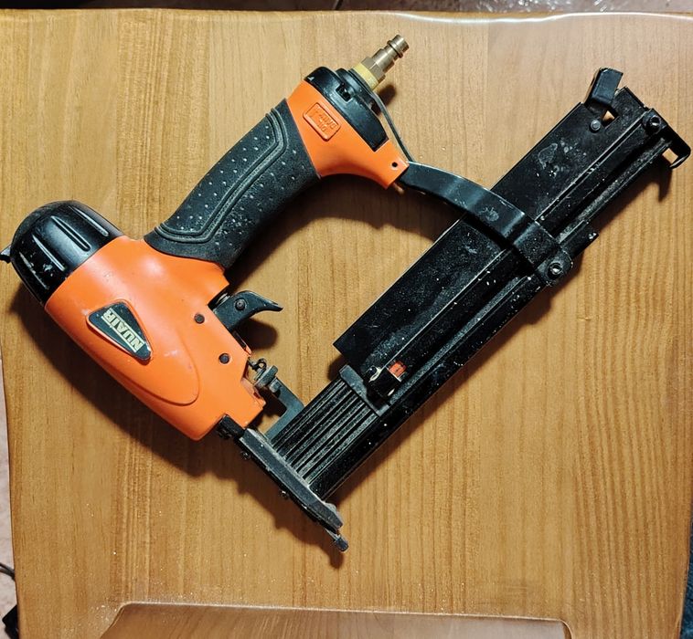 Agrafador pneumático Nuair