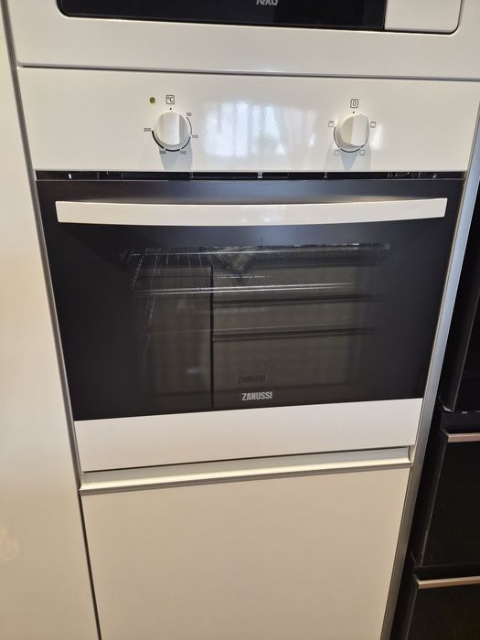 Forno de encastre Zanussi ZOB10401WK Branco