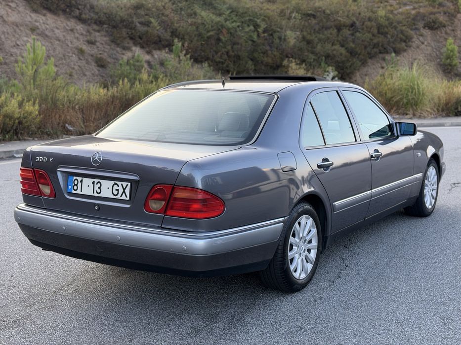 Mercedes-Benz E 300 D