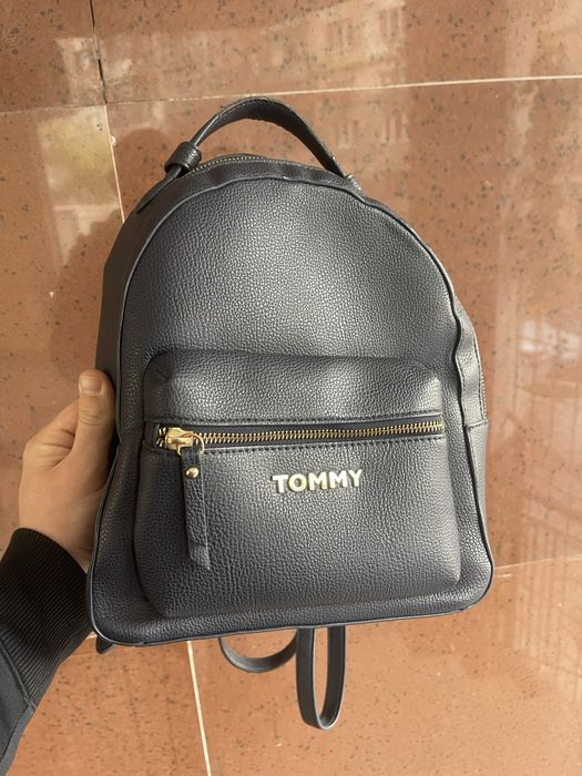 Рюкзак, портфель Tommy Hilfiger оригинал б/у
