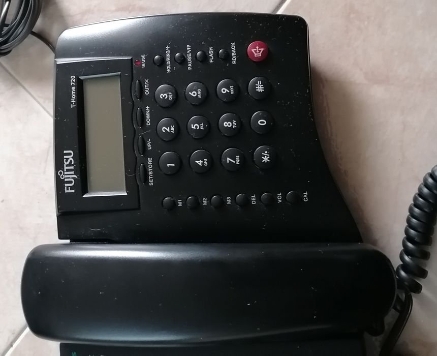 Vendo 7 Telefones fixos