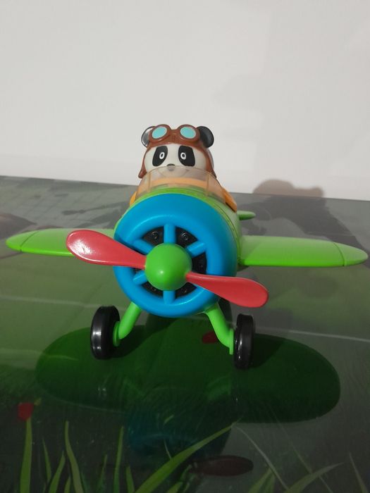 Avião do panda com sons