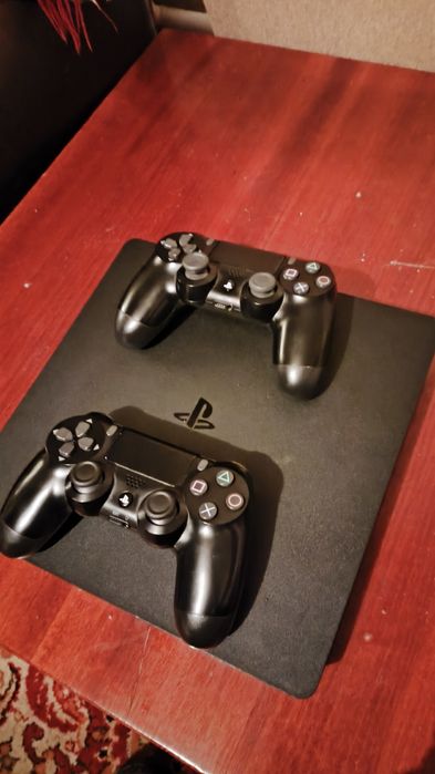 Playstation 4 slim