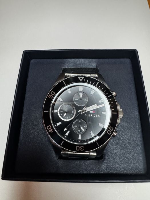 Tommy Hilfiger Larson (DO NEGOCJACJI) – elegancki zegarek męski