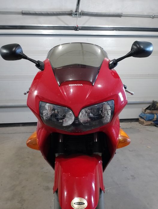 Sprzedam Hondę VFR 800