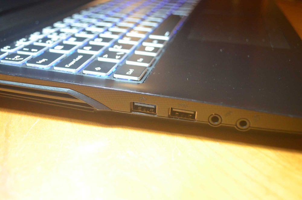 GAMING BEAST: Aorus i7 10th | RTX 2060 6GB | 144Hz