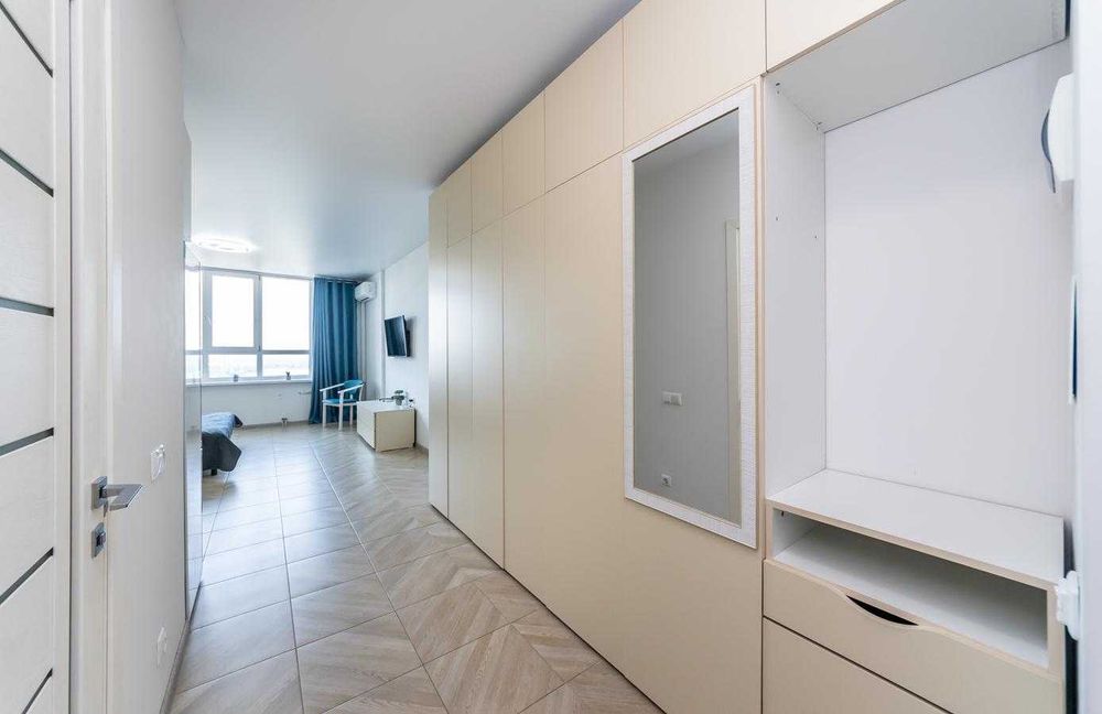 Затишно, як вдома — подобово на Бажана, 17Б. Є укриття та генератор!