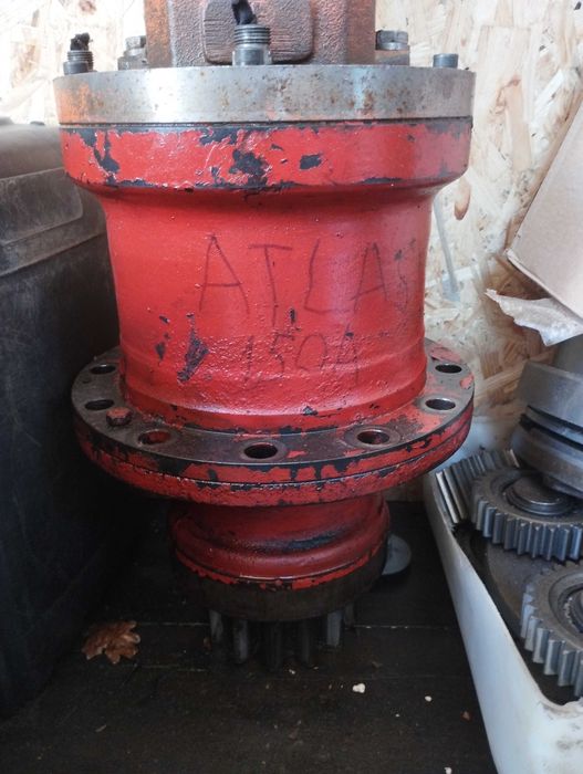 Редуктор повороту башні Atlas 1504