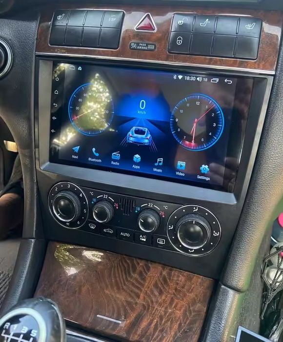 Rádio Mercedes W203/CLC + GPS + Carplay sem fios.