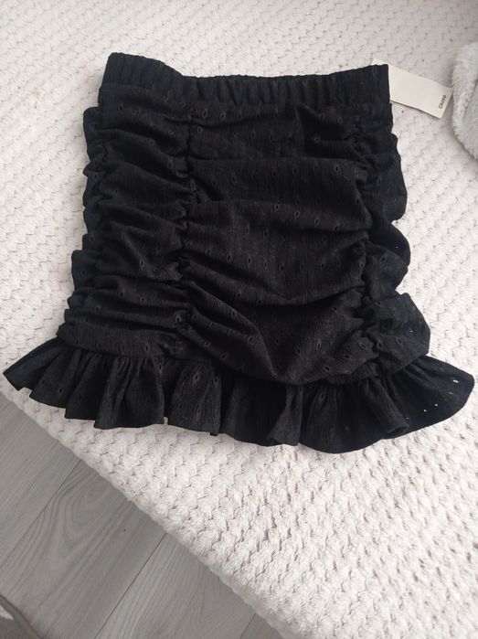 Czarna spódniczka mini