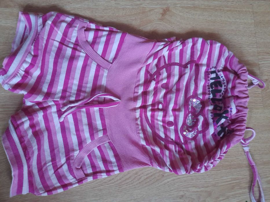 Одяг для дівчаток