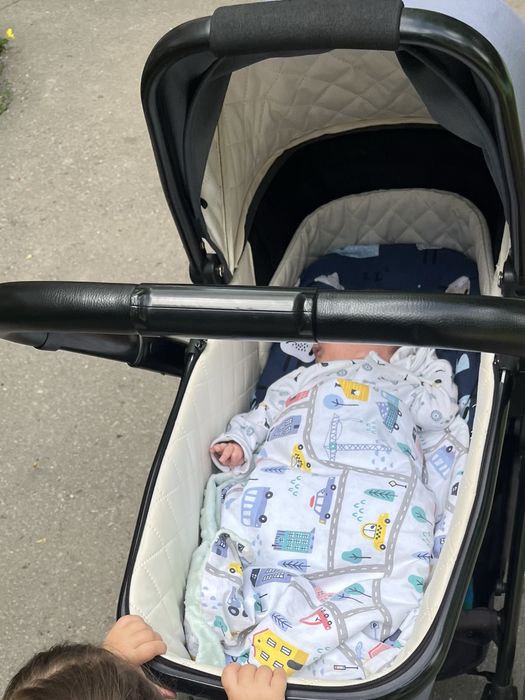 Коляска для двійнят або близнят