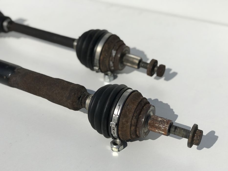 Полуось шрус полуосі Passat B6 1.6 FSI полуось Пассат Б6 1.6 бензин