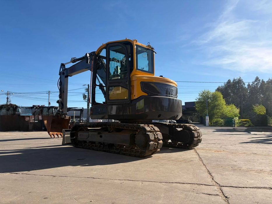 Giratória Volvo ECR 88 D Raio Curto