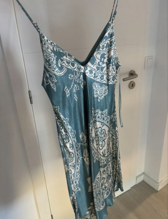 Vestido Acetinado Zara