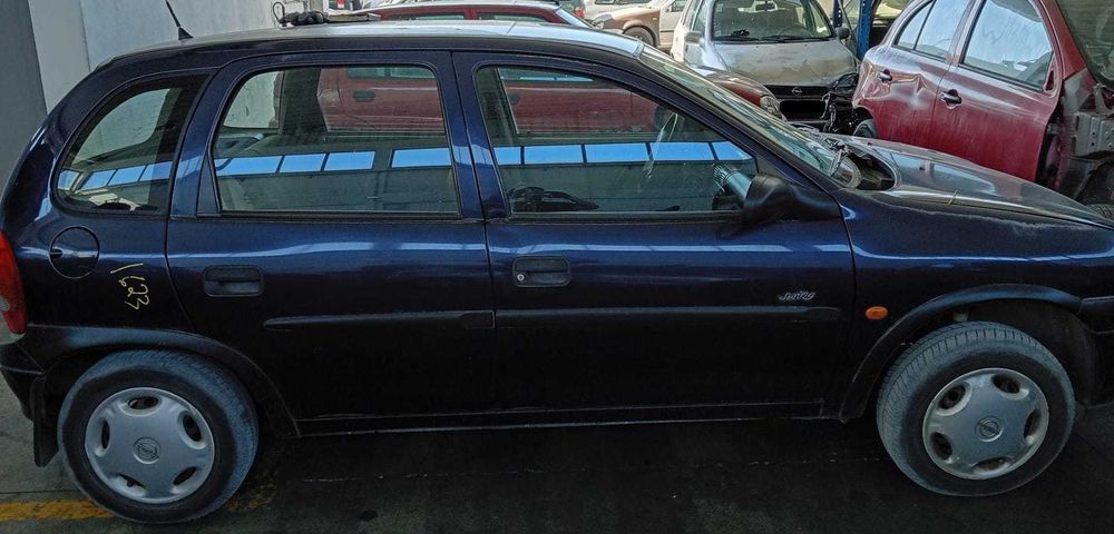 Opel Corsa para peças