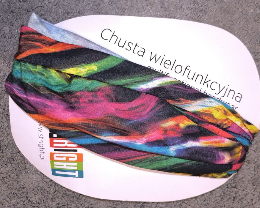 Nowa wielofunkcyjna chusta.